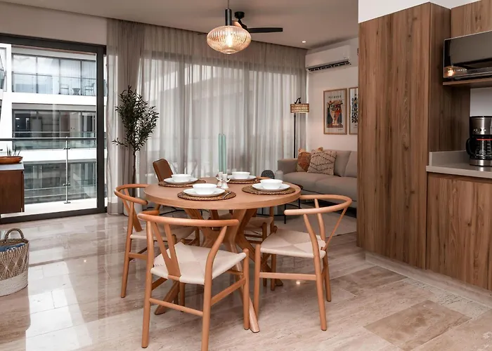 Playa's Golden Area -- Casa Omega 2br 2ba Tropical Retreat, Beach, Infinite Pool, Gym Apartment Playa del Carmen