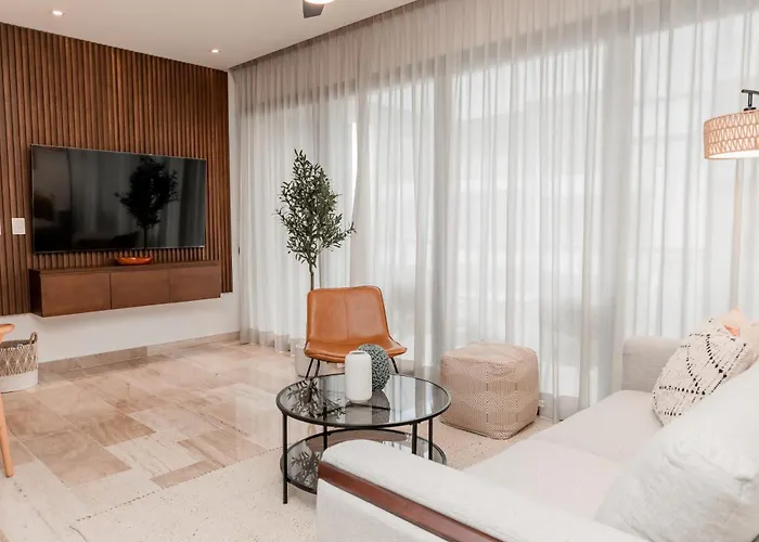 Apartment Playa's Golden Area -- Casa Omega 2br 2ba Tropical Retreat, Beach, Infinite Pool, Gym