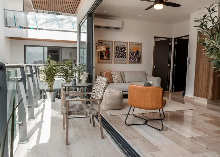 Playa's Golden Area -- Casa Omega 2br 2ba Tropical Retreat, Beach, Infinite Pool, Gym Apartment