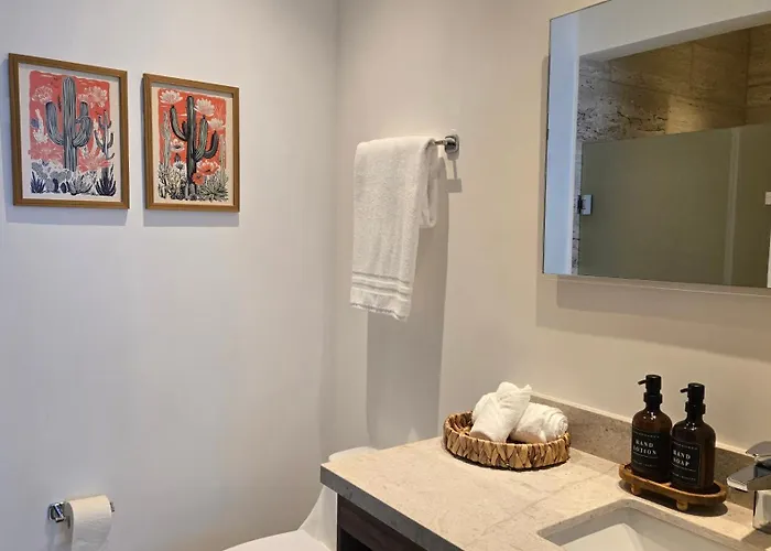 Playa's Golden Area -- Casa Omega 2br 2ba Tropical Retreat, Beach, Infinite Pool, Gym * Playa del Carmen
