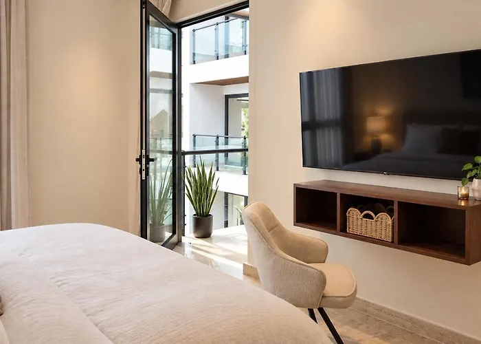Apartamento Playa's Golden Area -- Casa Omega 2br 2ba Tropical Retreat, Beach, Infinite Pool, Gym Playa del Carmen